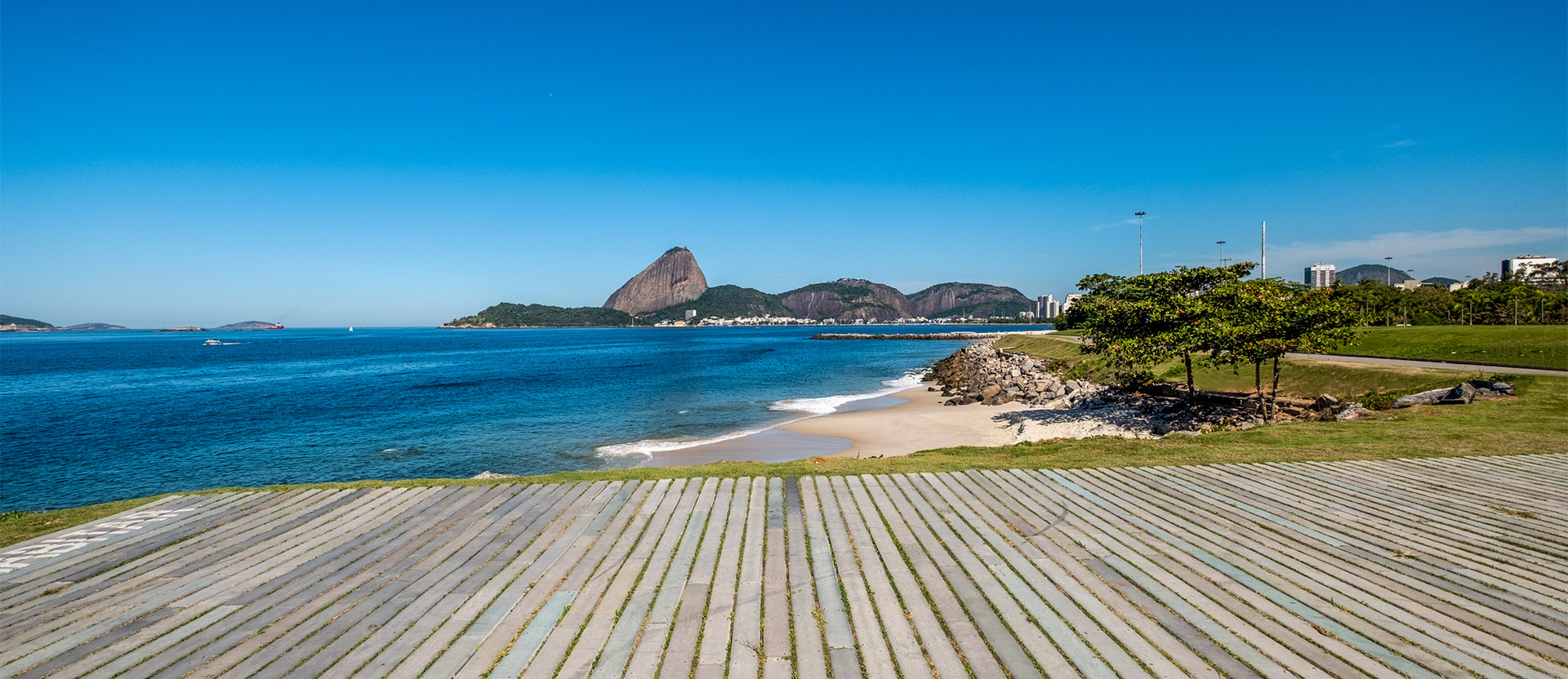 Orla do Parque do Flamengo com vista para o Pão de Açúcar